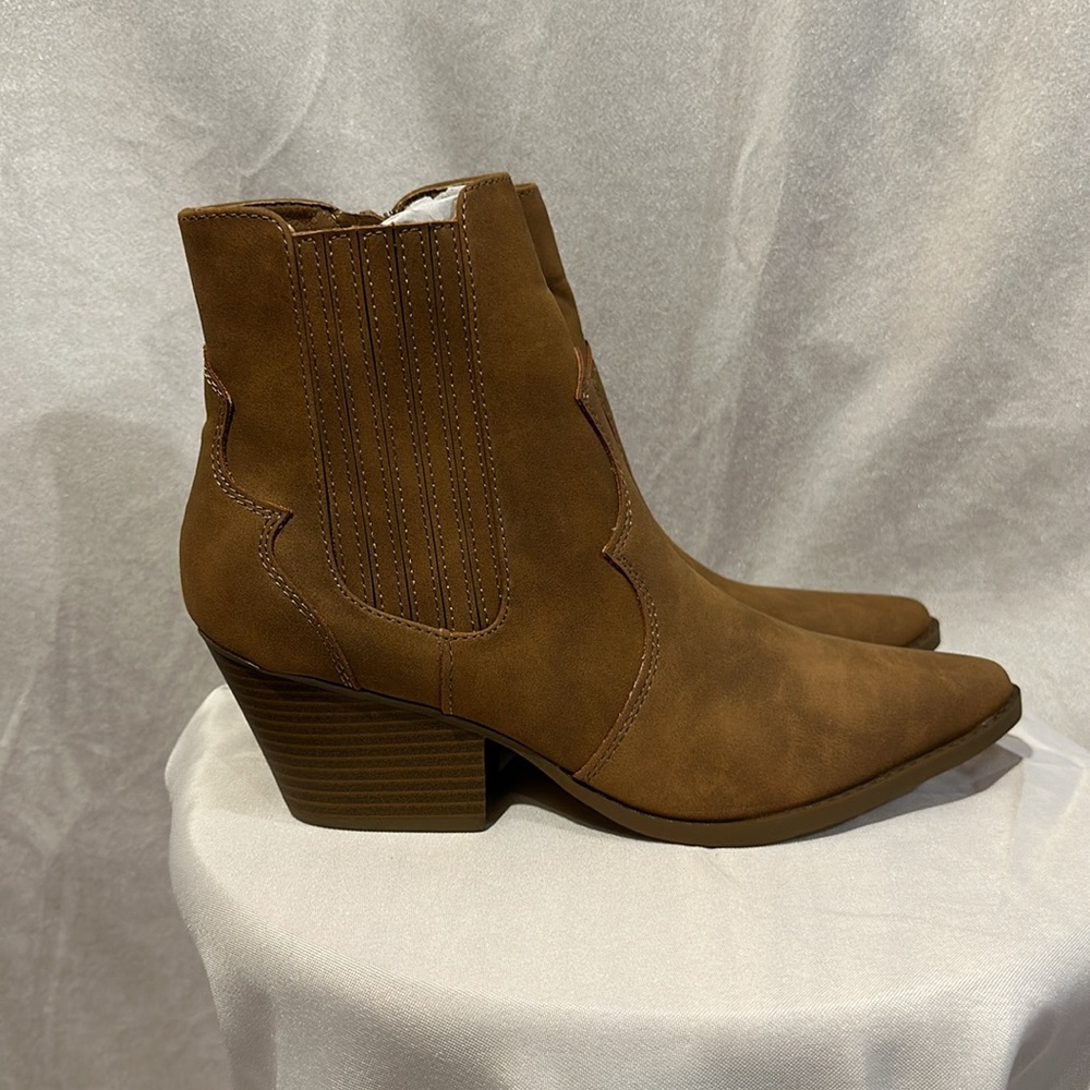 Indigo Rd. Medium Brown Booties - Picture 7 of 8